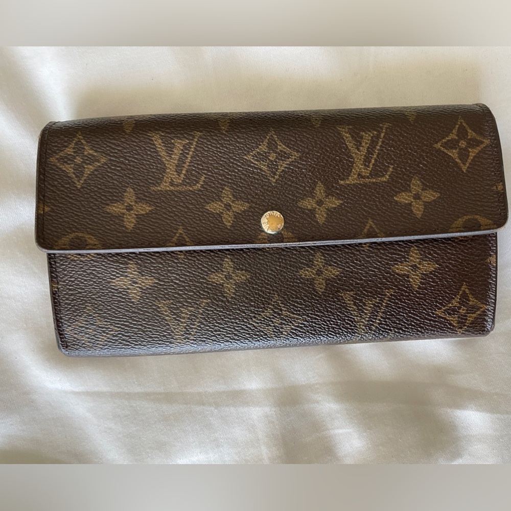 Louis Vuitton Sarah Wallet